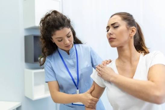 How to Choose the Best Orthopedic Doctor in Pune: A Complete Patient Guide | Dr. Sumitz Clinic